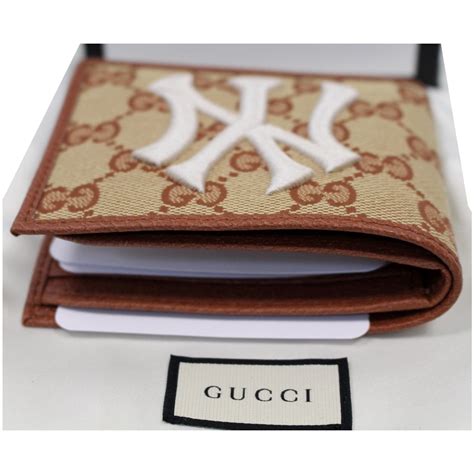 yankees gucci wallet|Gucci NY Yankees Patch Wallet Release Price/Date.